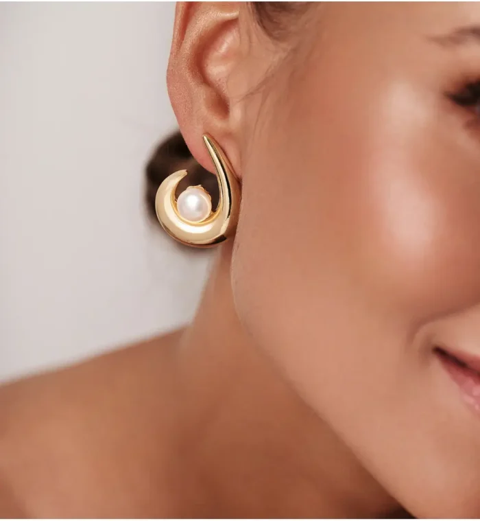 Kolczyki z perłą w kształcie łzy